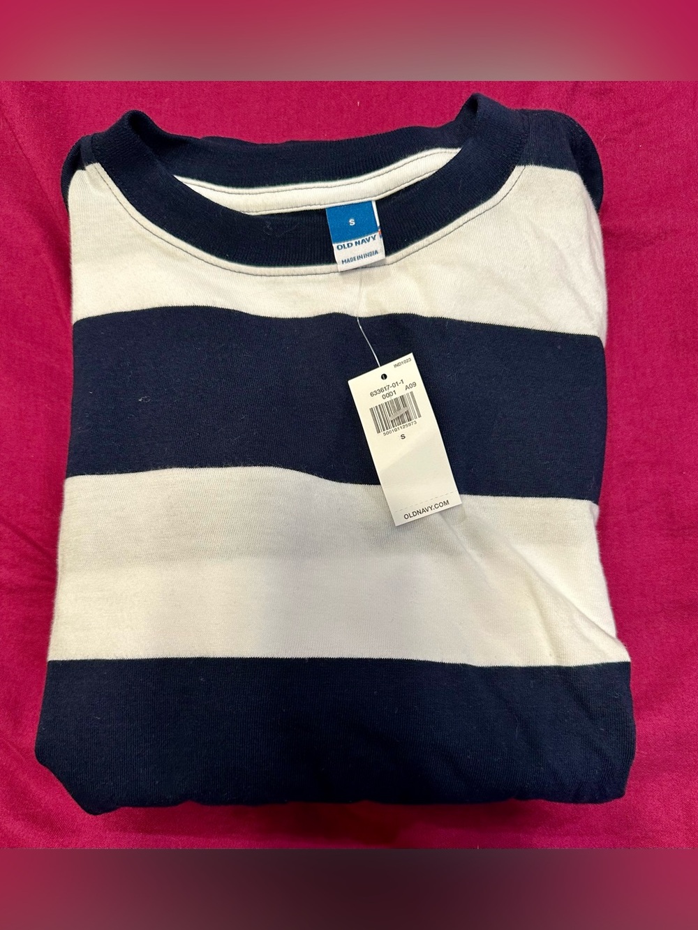 Old Navy Women’s Navy and White Striped T-shirt- size s- NWT
